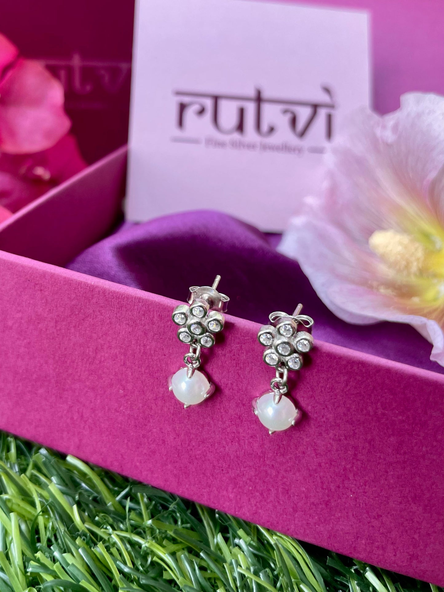 Floral Pearl Earrings