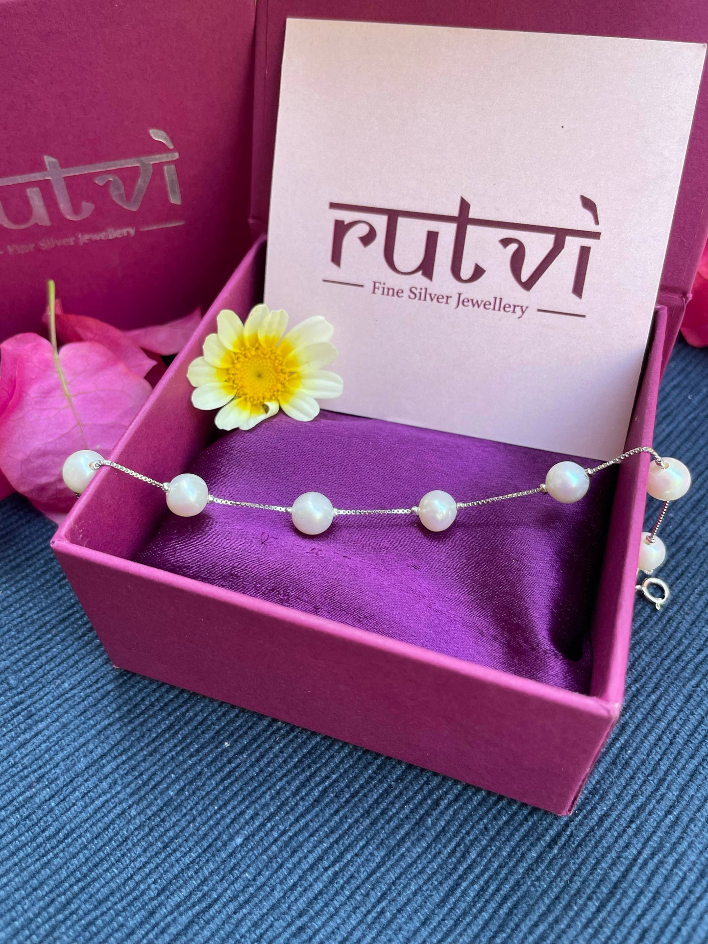 Delicate Pearl Bracelet
