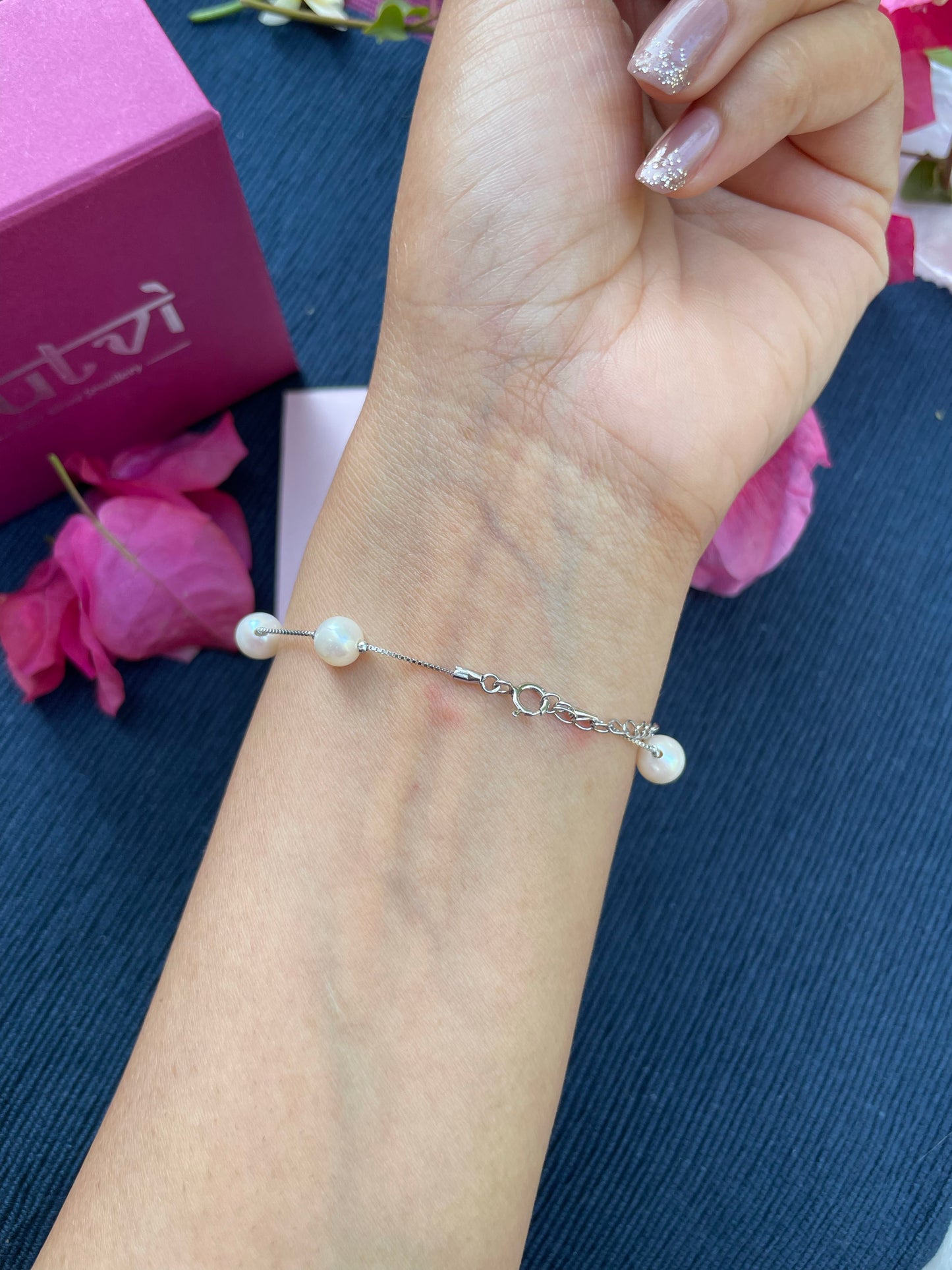 Delicate Pearl Bracelet