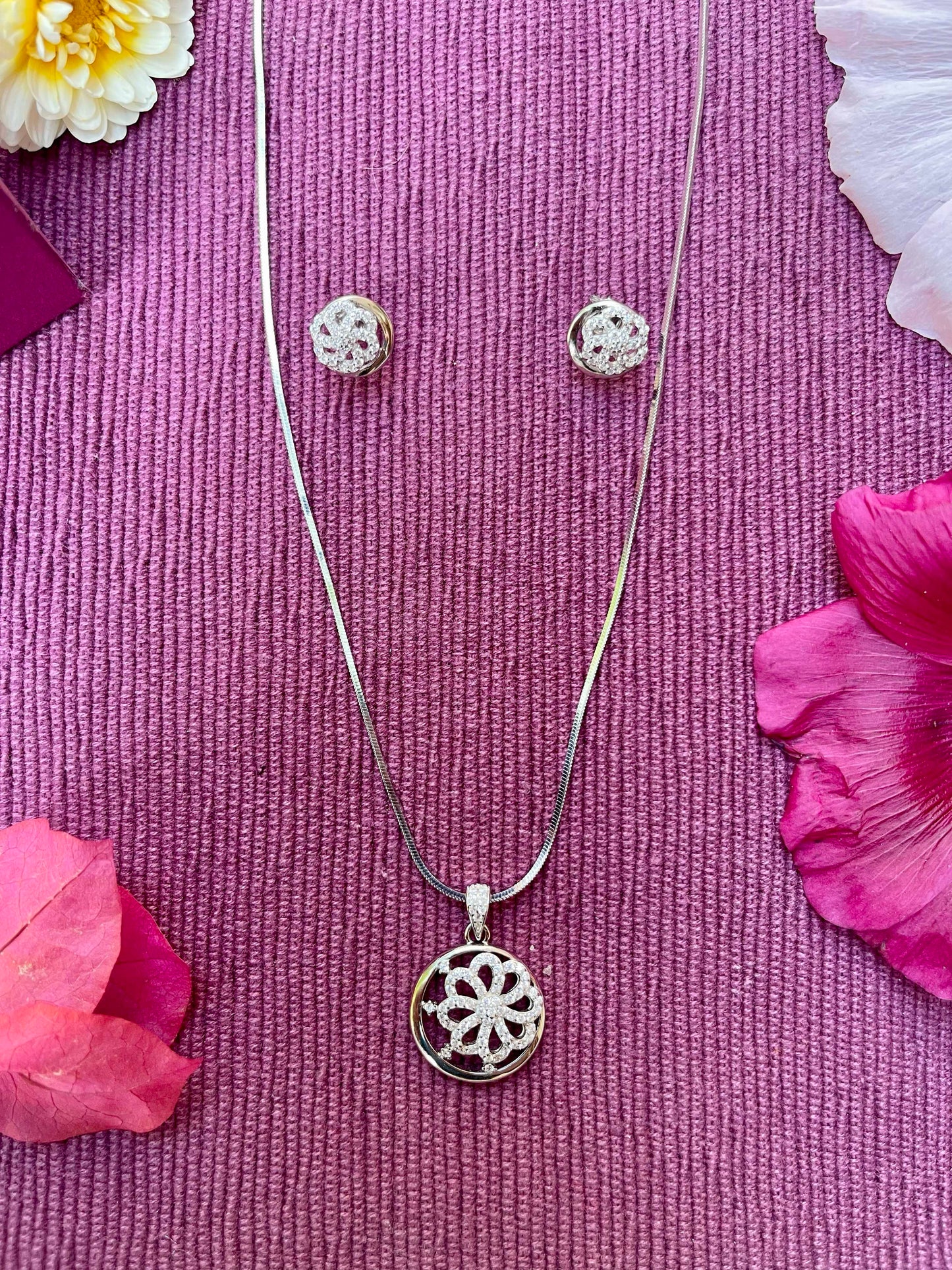 Twisted Floral Set