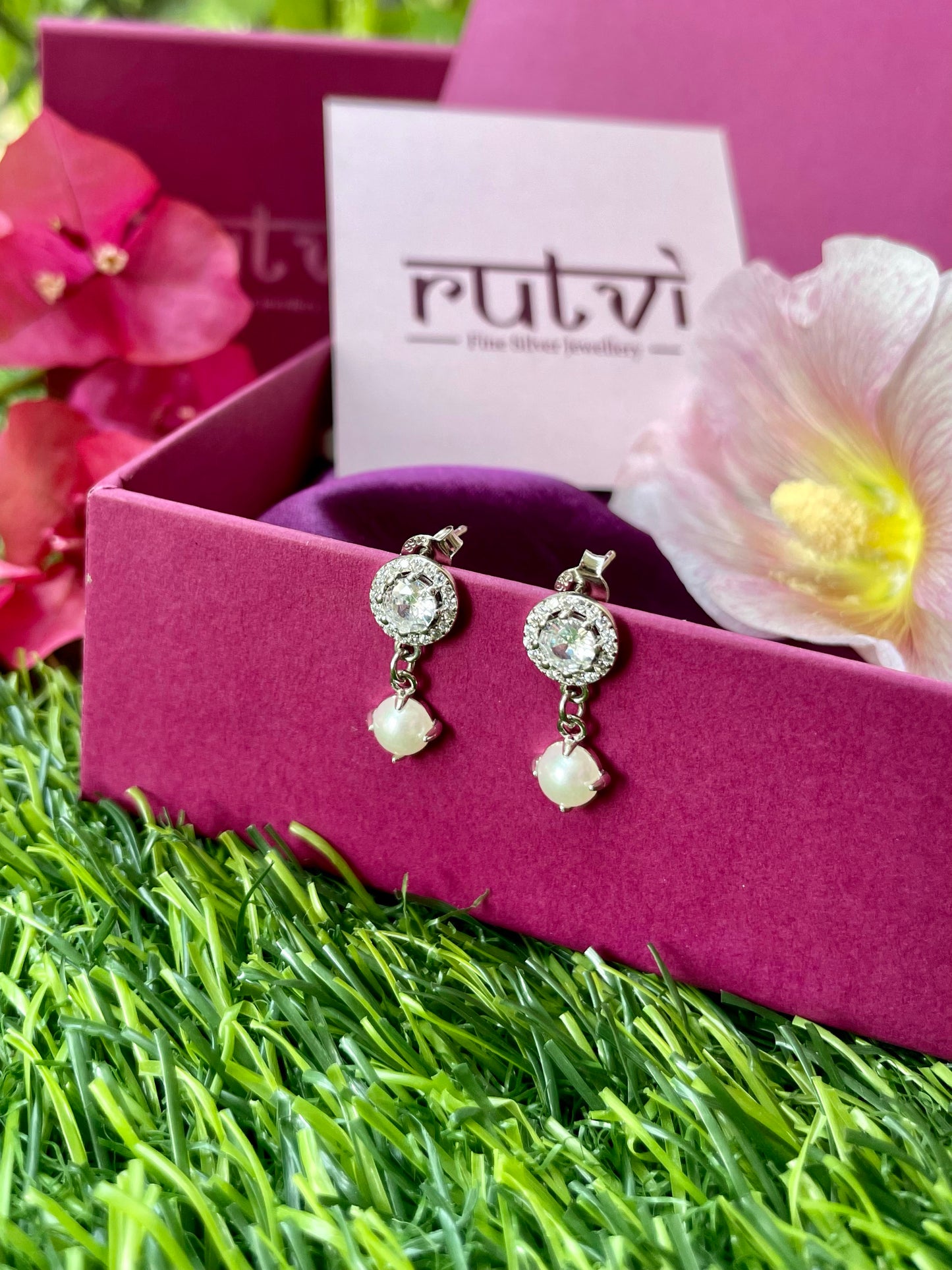 Halo Solitaire Pearl Earrings