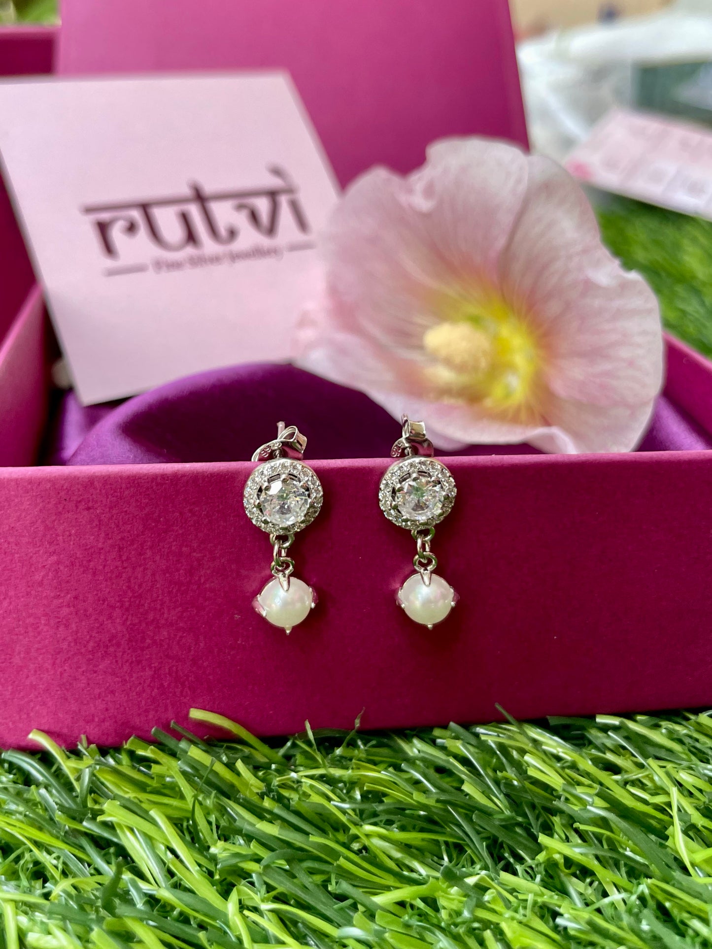 Halo Solitaire Pearl Earrings