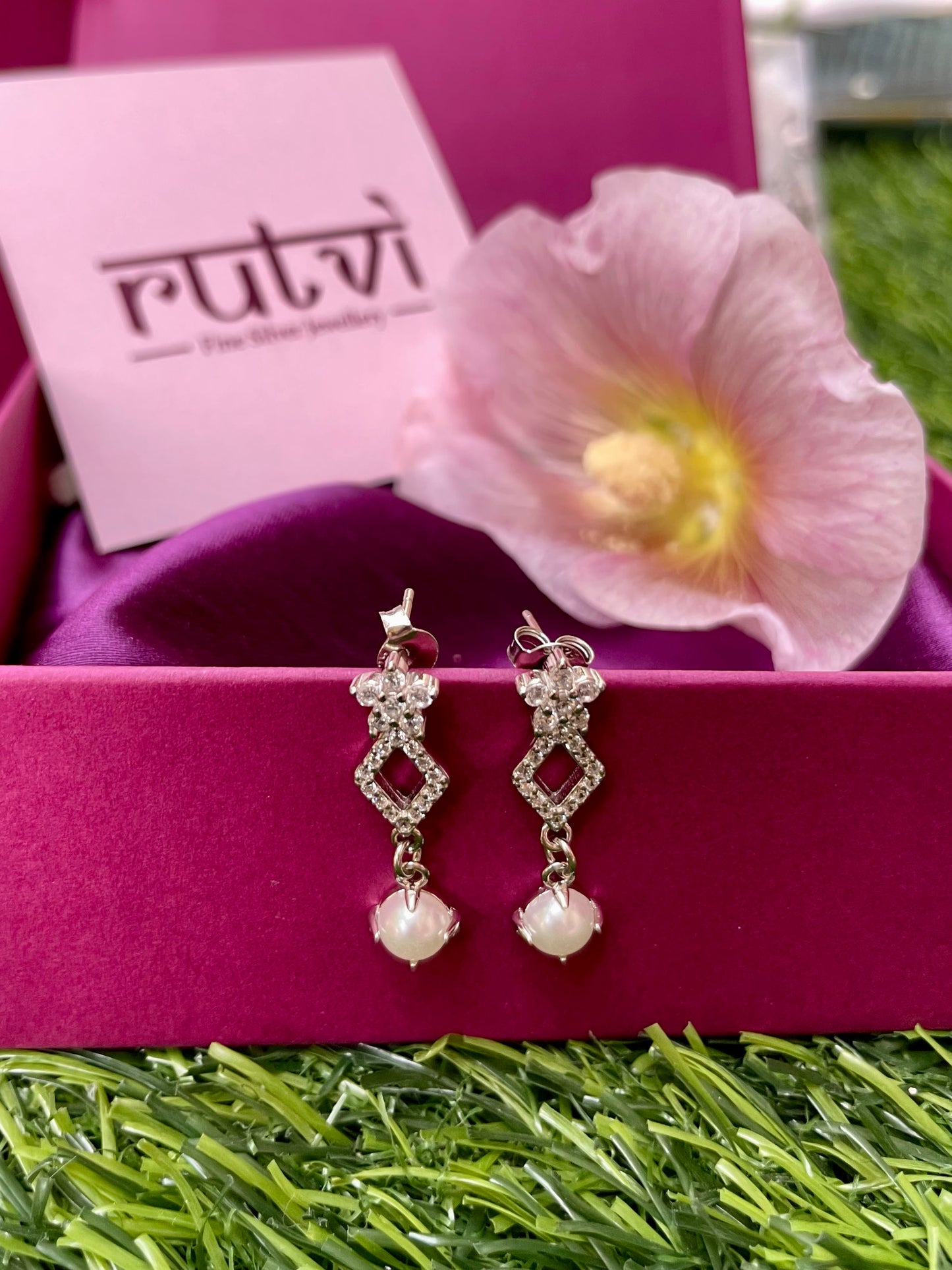 Treasure Pearl Earrings